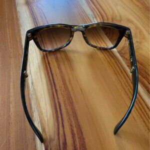 Women’s foldable Ray-Bans & original case!